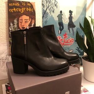 Vagabond Black Boots (Size 7) (WORN ONCE)
